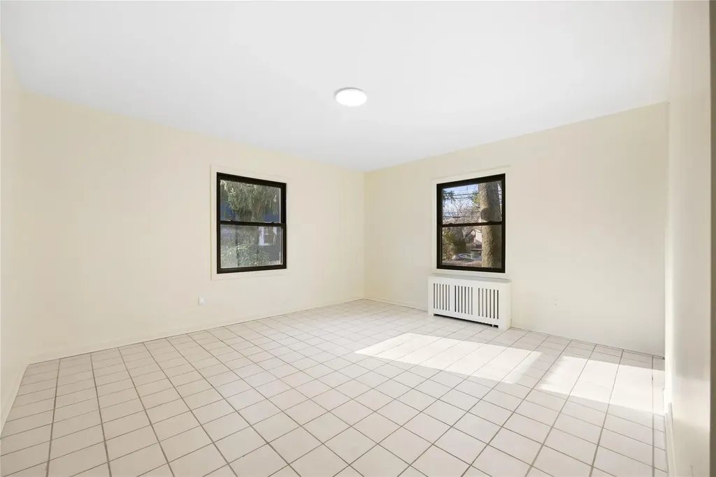 54 Iden Avenue Pelham NY 10803