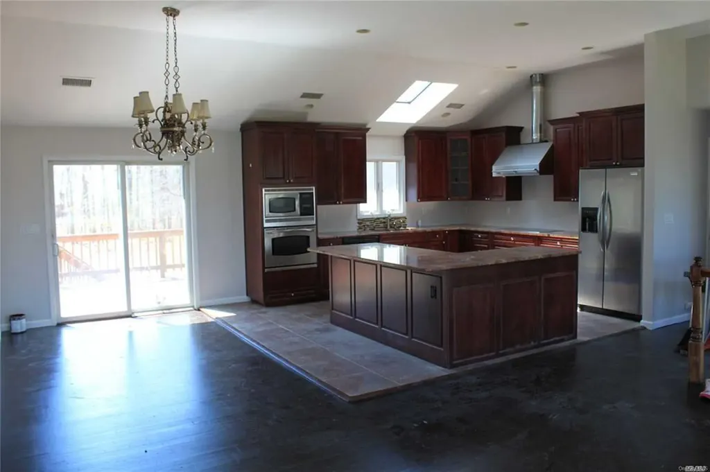 3 Pinetree Court Commack NY 11725