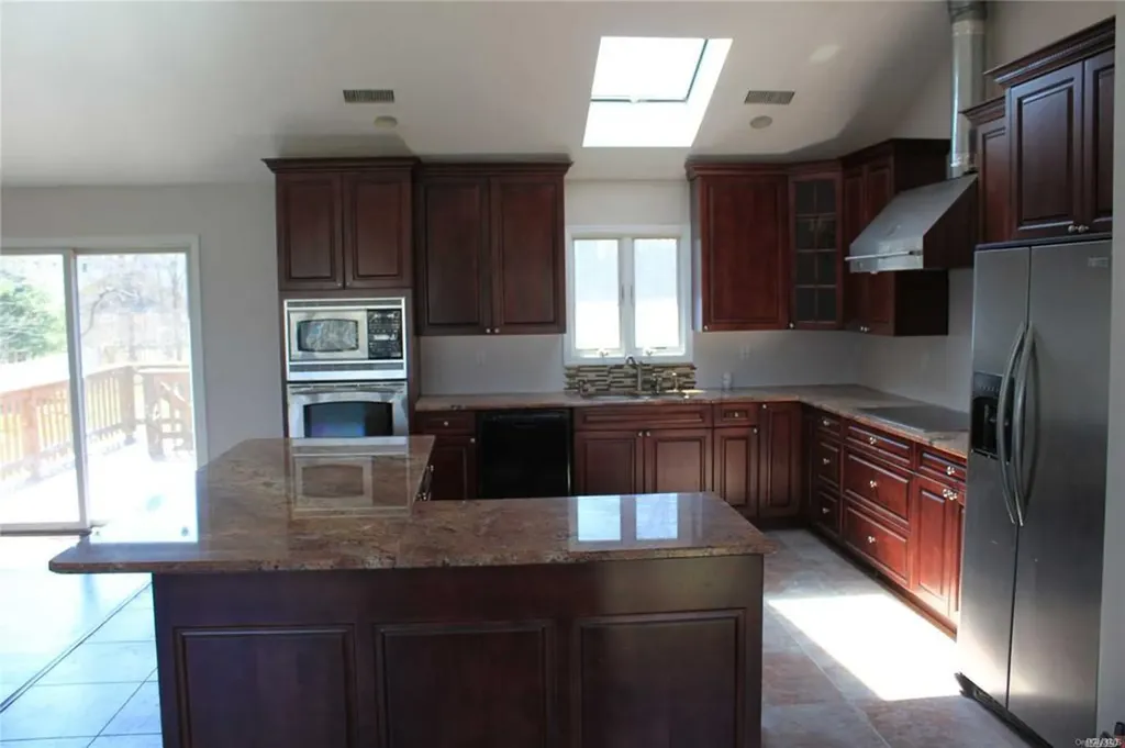 3 Pinetree Court Commack NY 11725