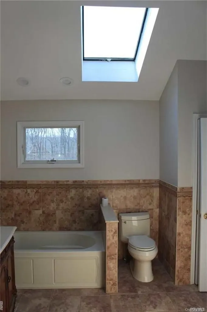 3 Pinetree Court Commack NY 11725