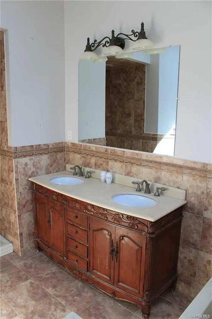 3 Pinetree Court Commack NY 11725