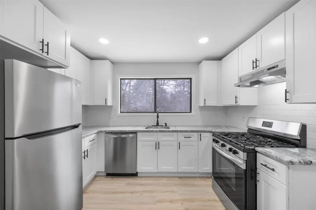 17 Laurel Court Fishkill NY 12524