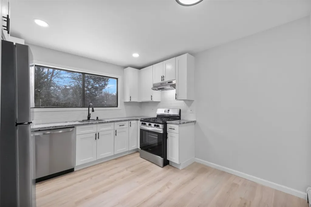 17 Laurel Court Fishkill NY 12524