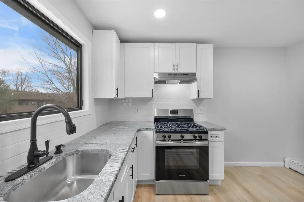 17 Laurel Court Fishkill NY 12524
