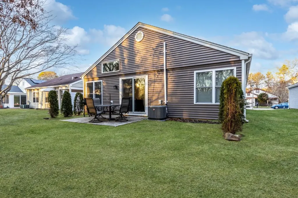 229 Belfast Lane Ridge NY 11961