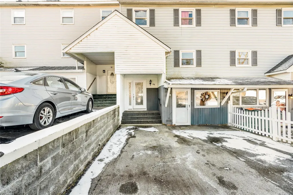 44 Windmill Road Poughkeepsie NY 12601