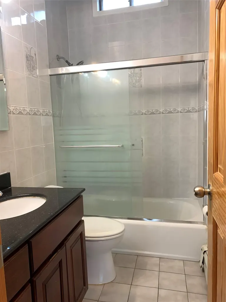 29 Martin Place Syosset NY 11791