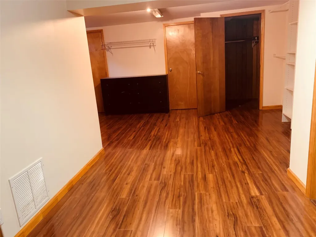 29 Martin Place Syosset NY 11791