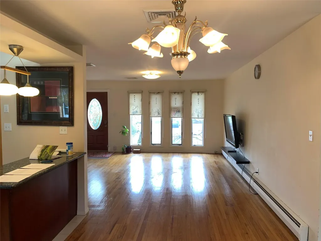 29 Martin Place Syosset NY 11791