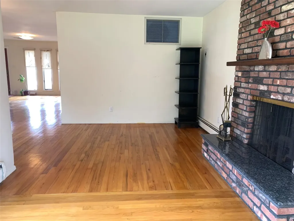 29 Martin Place Syosset NY 11791