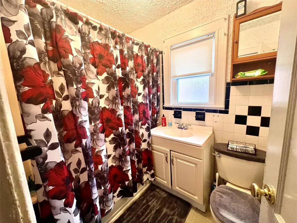 4318 Avenue I Brooklyn NY 11210