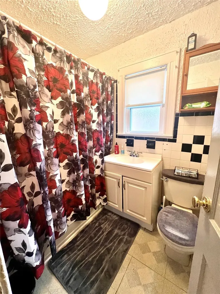 4318 Avenue I Brooklyn NY 11210
