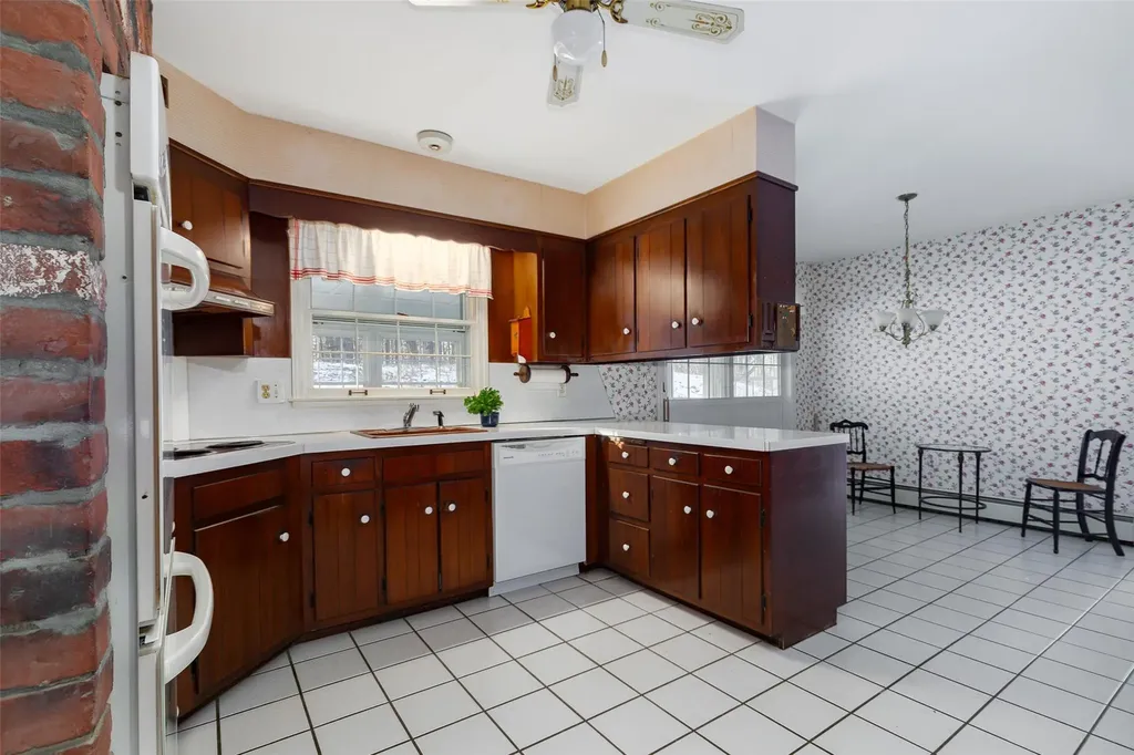 50 Aspinwall Road Red Hook NY 12571