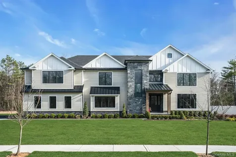Lot 2 1003 Baldwin Path Dix Hills NY 11746