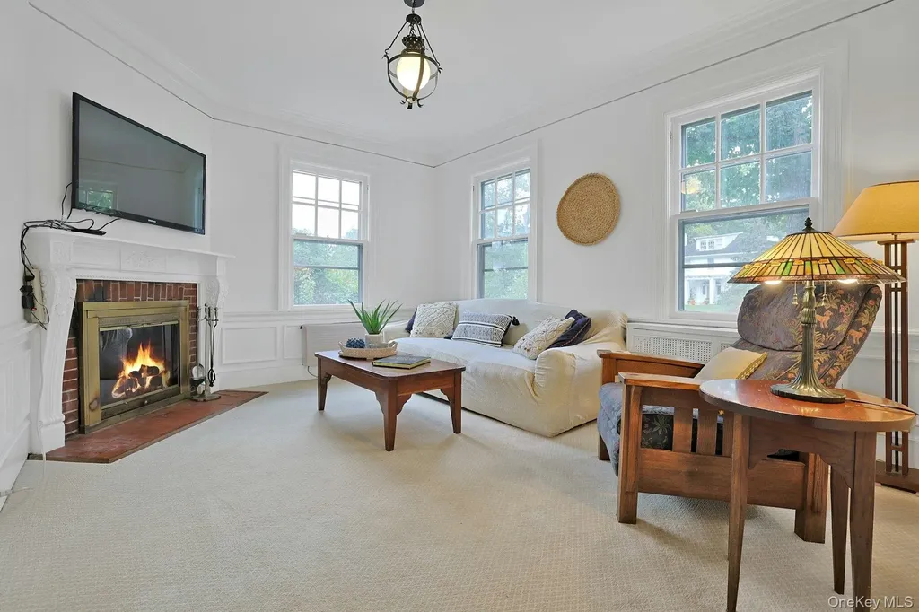 49 Overlook Circle New Rochelle NY 10804