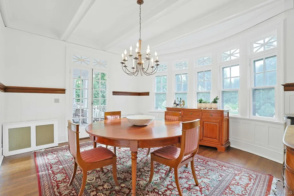 49 Overlook Circle New Rochelle NY 10804