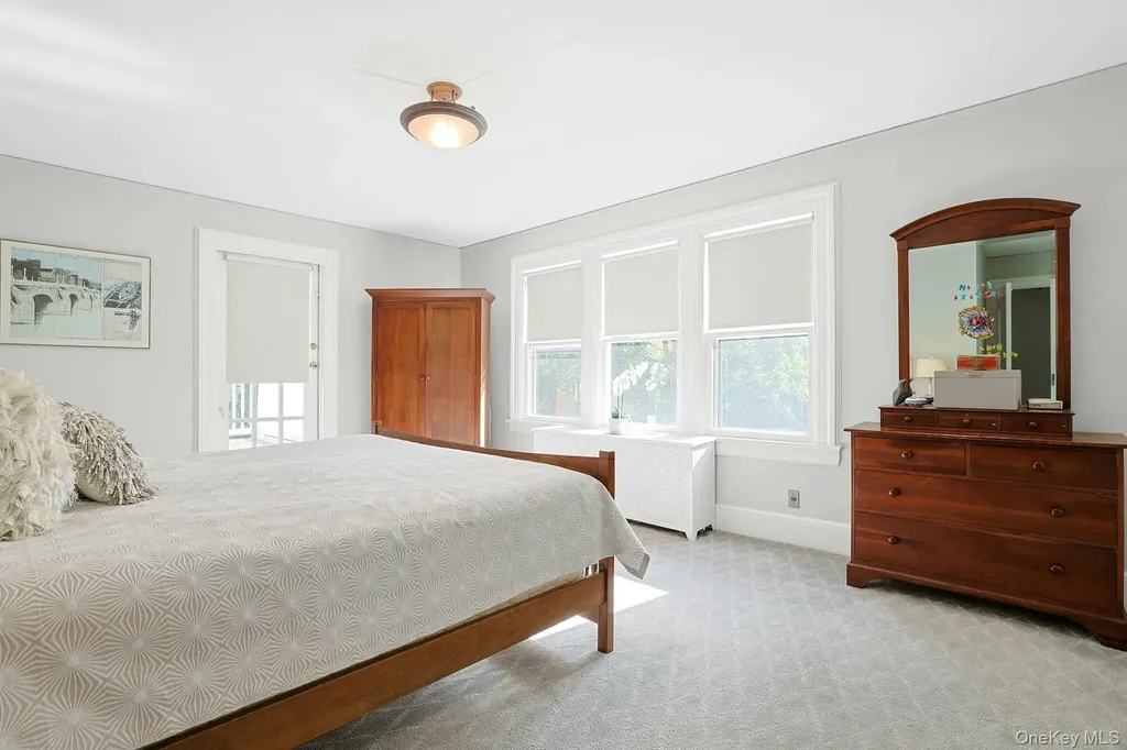 49 Overlook Circle New Rochelle NY 10804