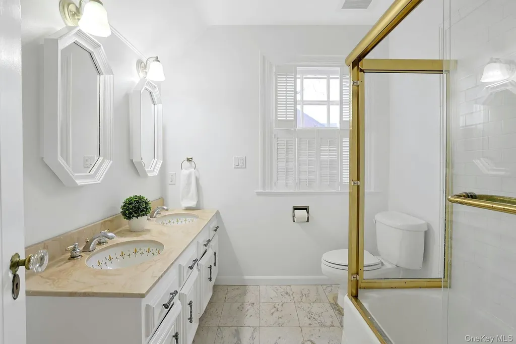 49 Overlook Circle New Rochelle NY 10804