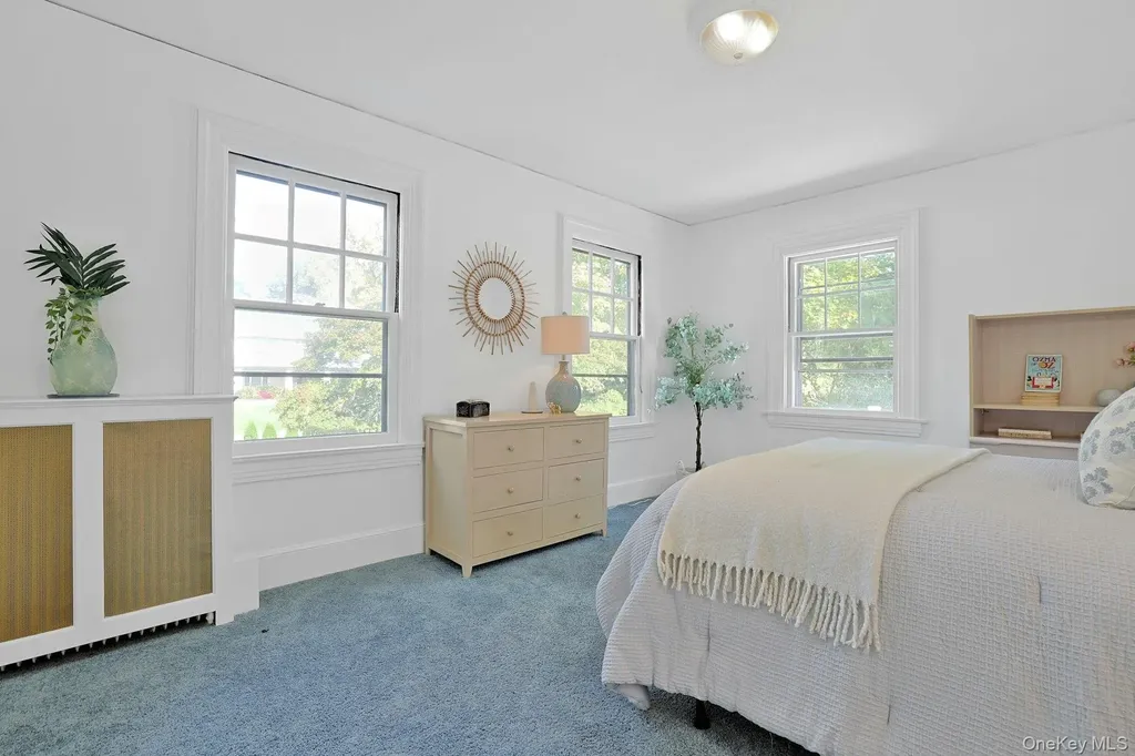 49 Overlook Circle New Rochelle NY 10804