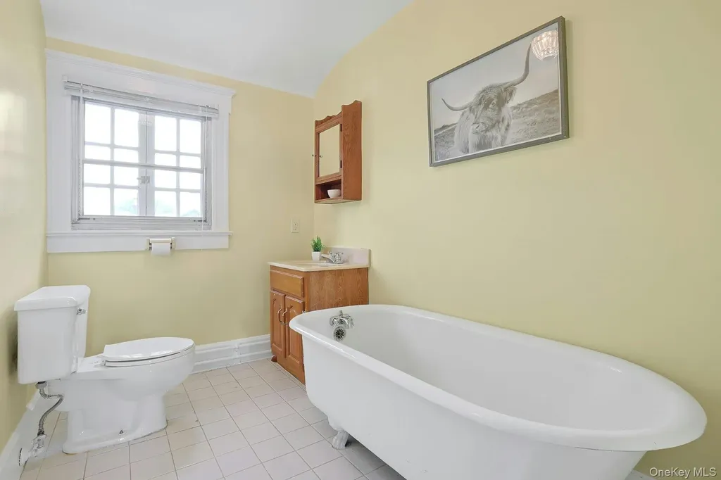 49 Overlook Circle New Rochelle NY 10804
