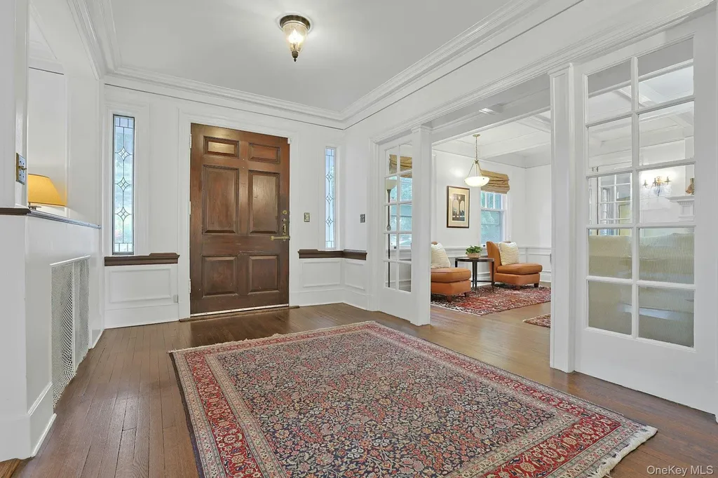 49 Overlook Circle New Rochelle NY 10804