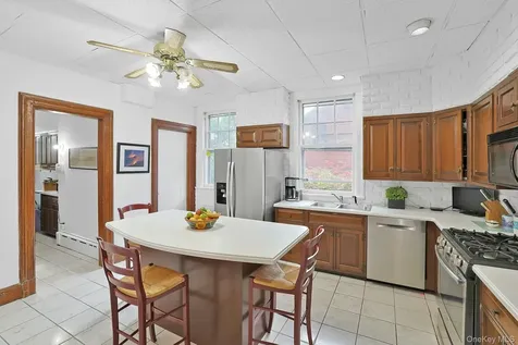 49 Overlook Circle New Rochelle NY 10804