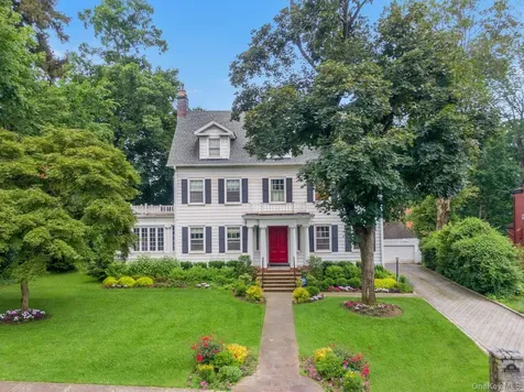 49 Overlook Circle New Rochelle NY 10804