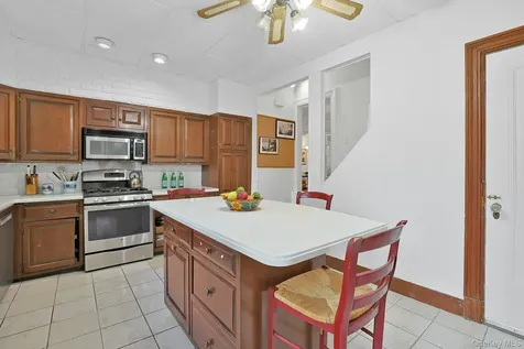 49 Overlook Circle New Rochelle NY 10804