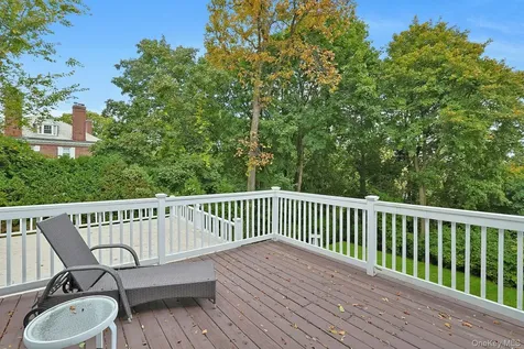49 Overlook Circle New Rochelle NY 10804