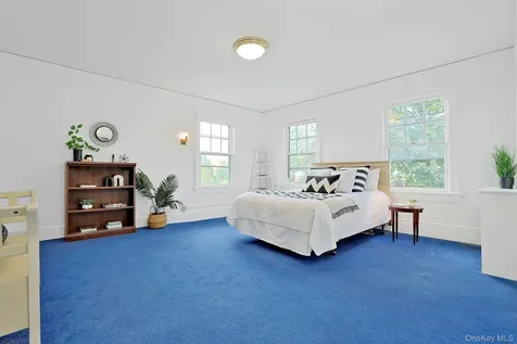 49 Overlook Circle New Rochelle NY 10804