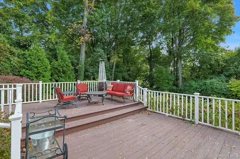 49 Overlook Circle New Rochelle NY 10804