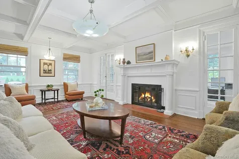 49 Overlook Circle New Rochelle NY 10804