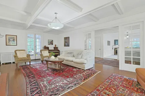 49 Overlook Circle New Rochelle NY 10804