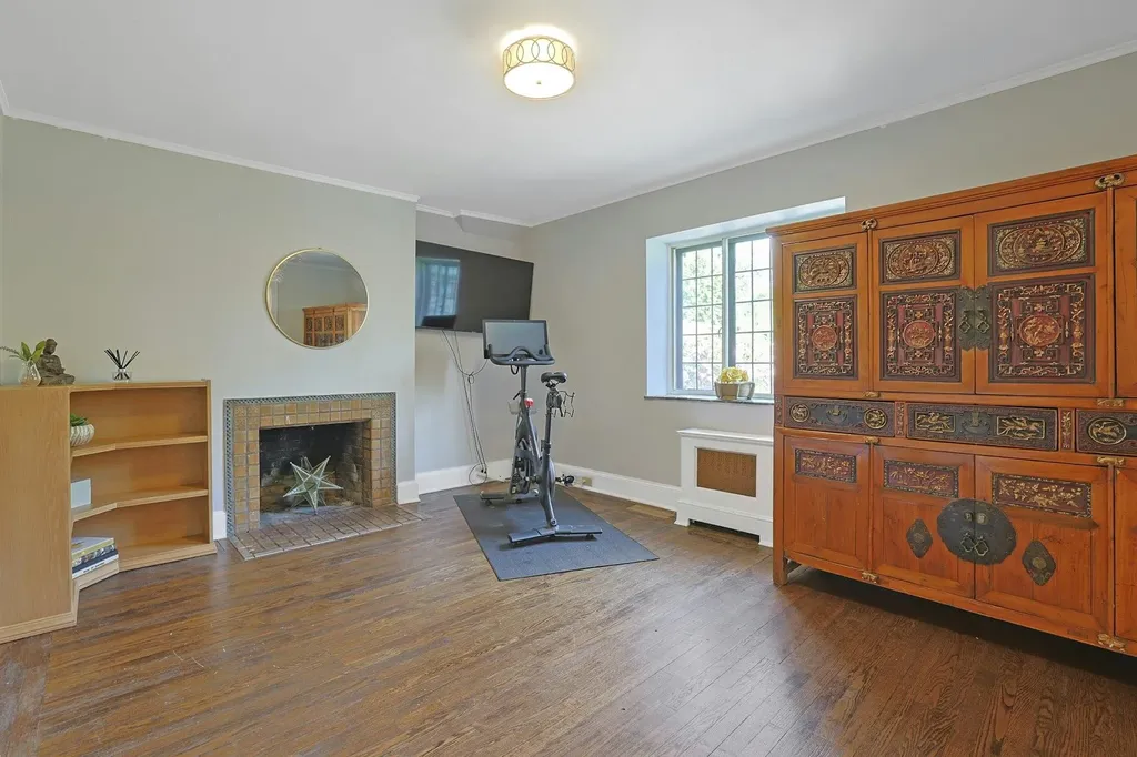 15 Hillcrest Drive Pelham NY 10803