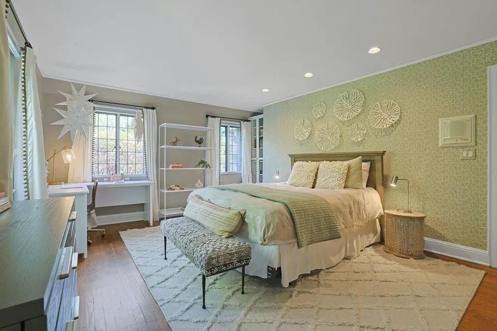 15 Hillcrest Drive Pelham NY 10803