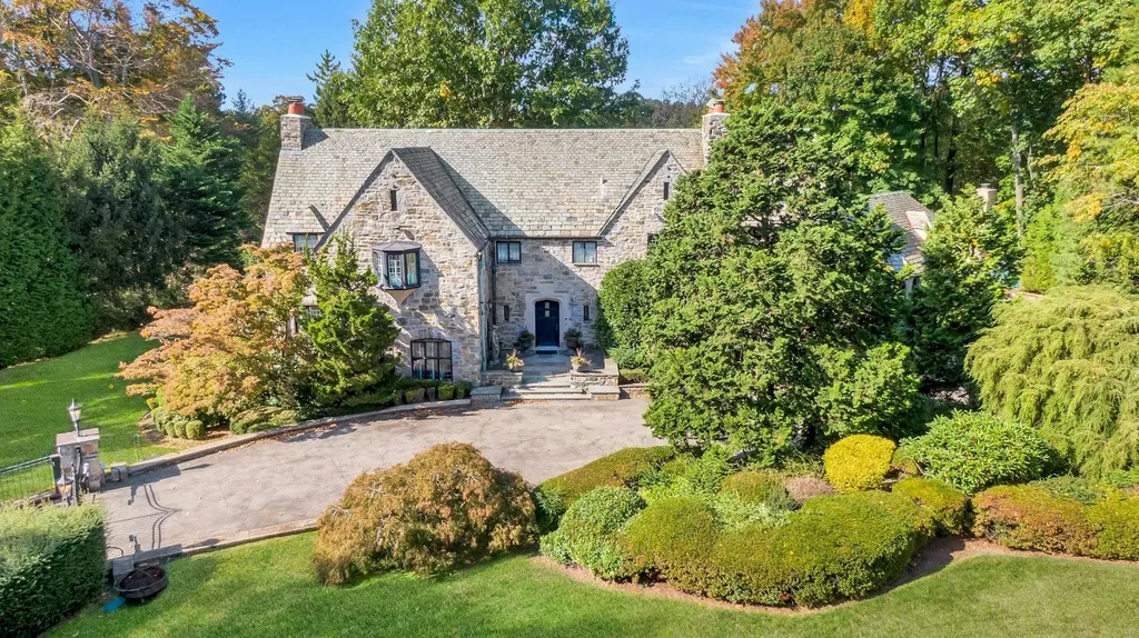 15 Hillcrest Drive Pelham NY 10803