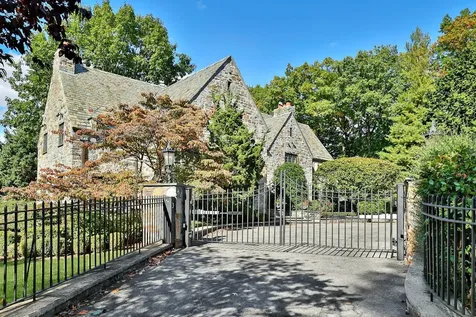 15 Hillcrest Drive Pelham NY 10803
