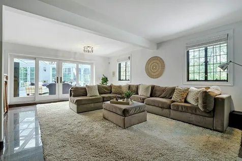 15 Hillcrest Drive Pelham NY 10803