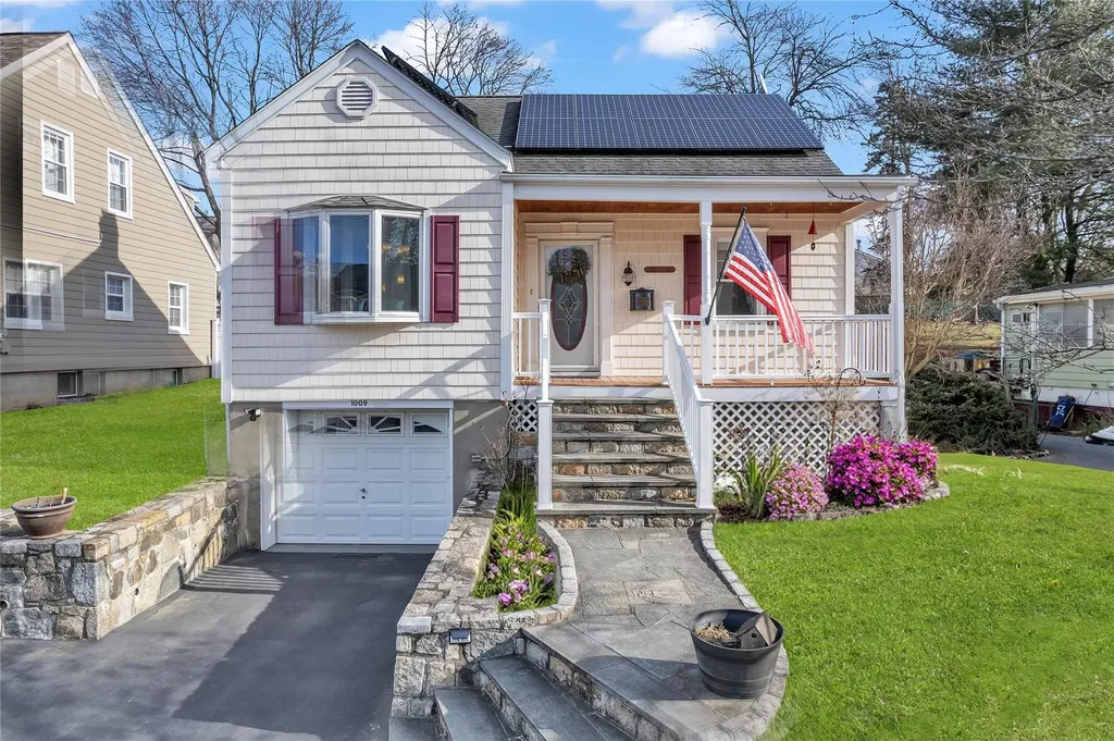 1009 Mckinley Street Peekskill NY 10566