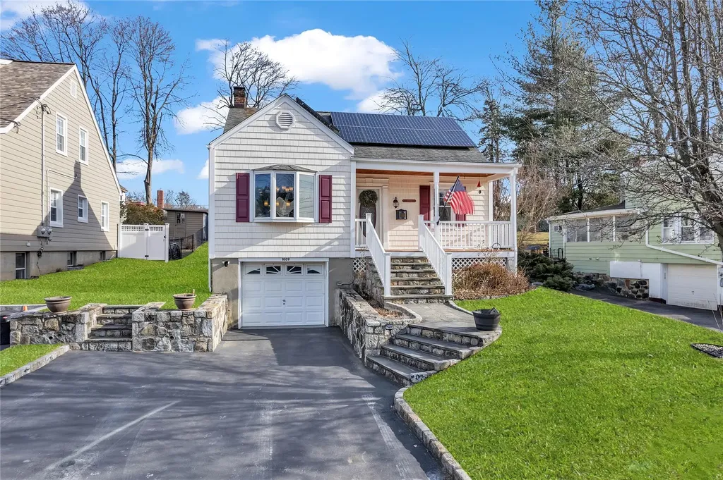 1009 Mckinley Street Peekskill NY 10566