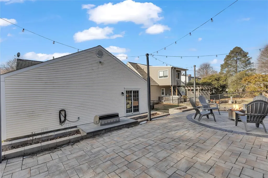 1009 Mckinley Street Peekskill NY 10566