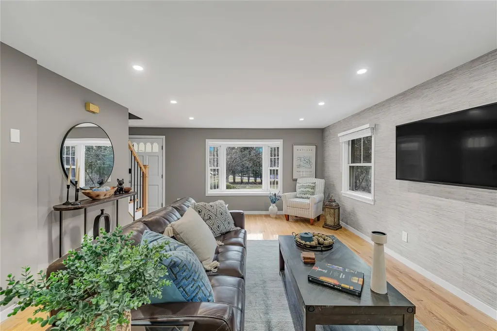 37 Hornbeck Road Poughkeepsie NY 12603