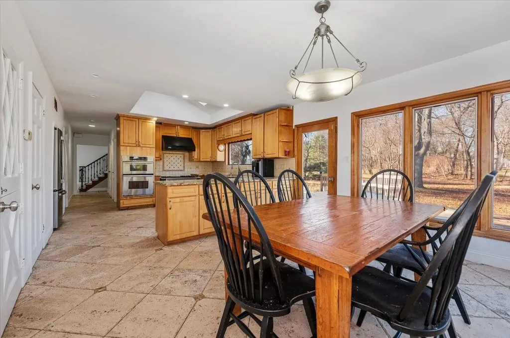 131 Hicks Lane Great Neck NY 11024