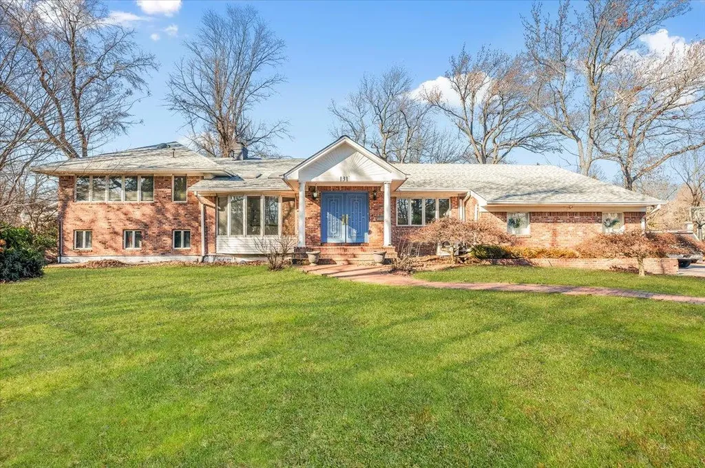 131 Hicks Lane Great Neck NY 11024