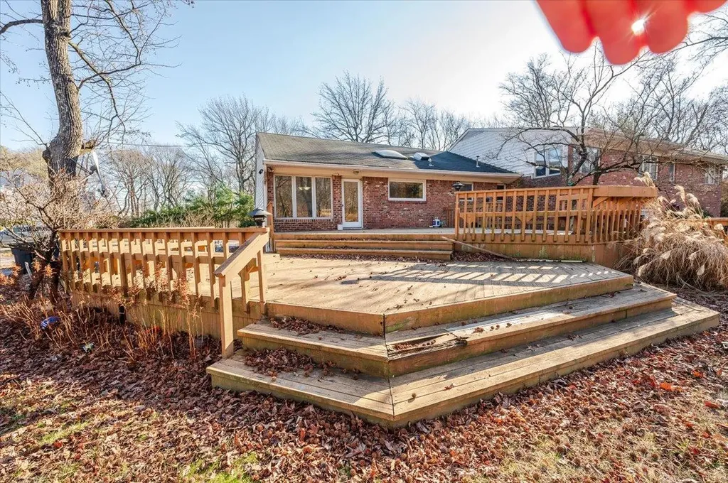131 Hicks Lane Great Neck NY 11024