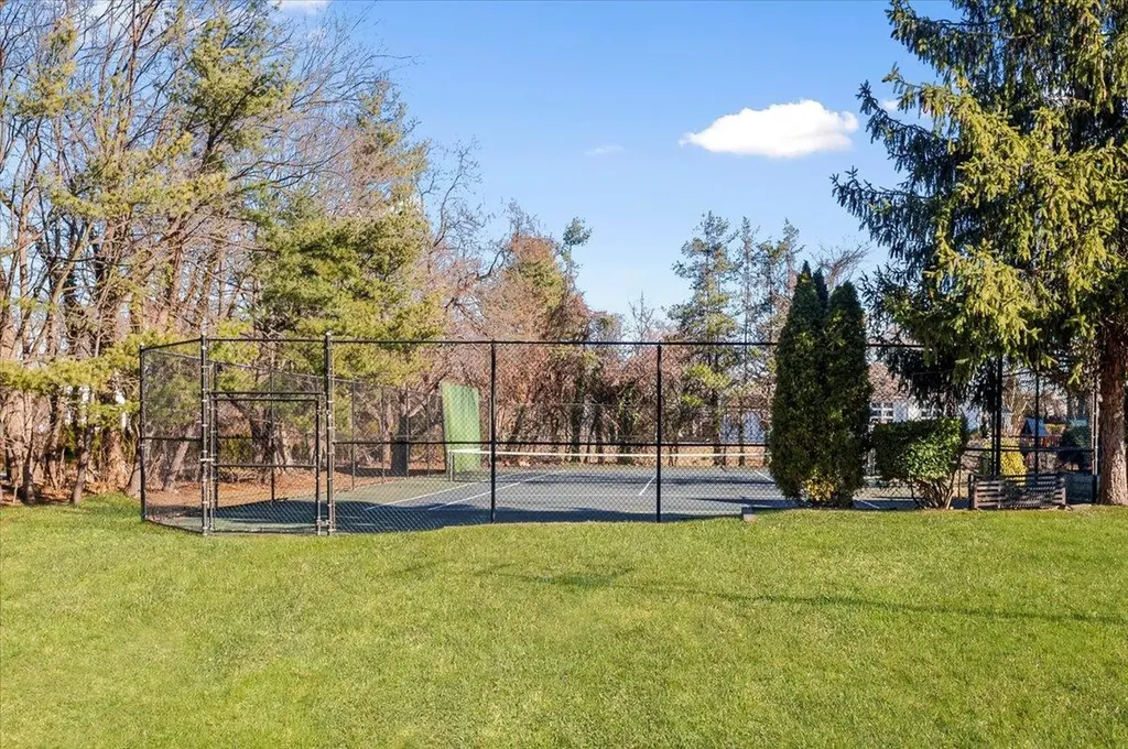 131 Hicks Lane Great Neck NY 11024