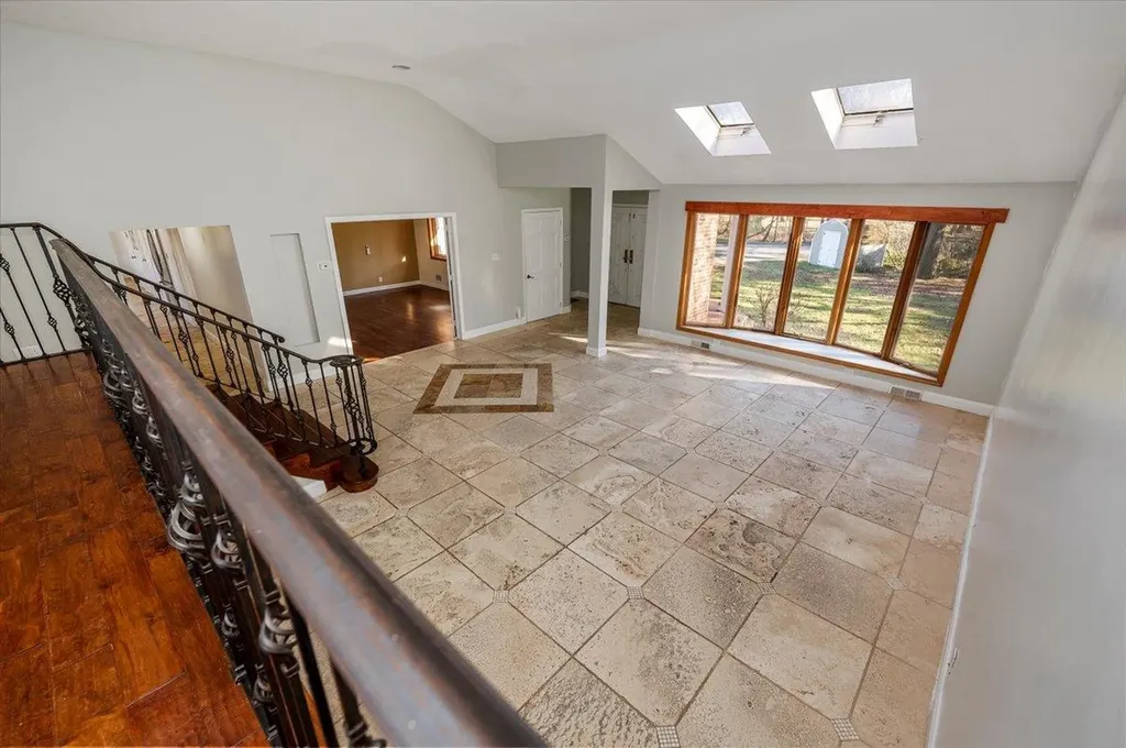 131 Hicks Lane Great Neck NY 11024
