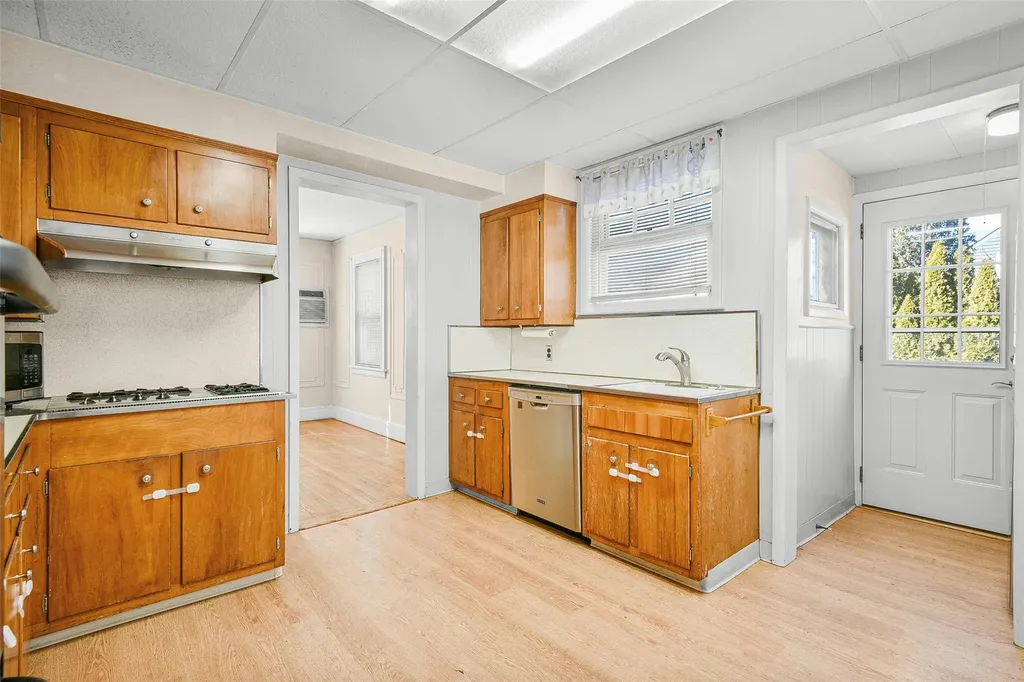 127 Third Avenue Pelham NY 10803