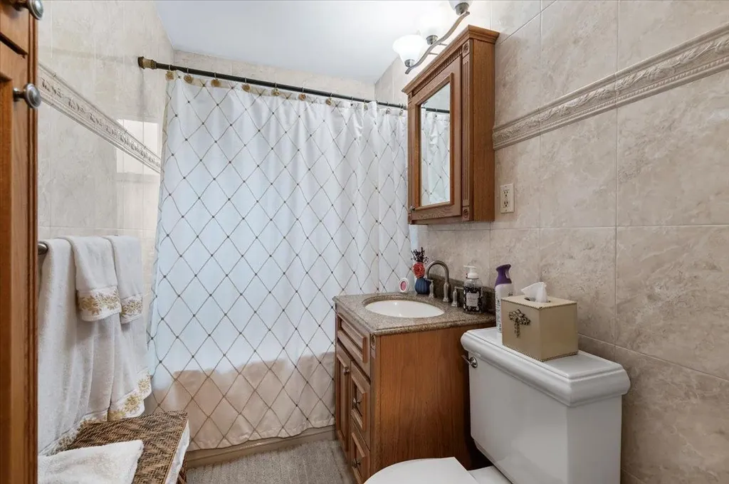 42 Primrose Lane Levittown NY 11756