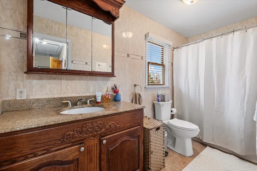 42 Primrose Lane Levittown NY 11756